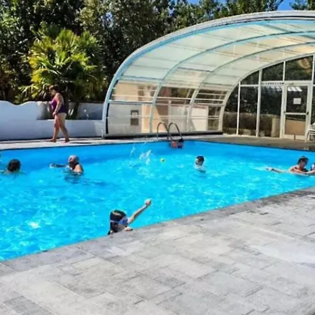 Camping Mobil-home Accueillant Animaux - 4 Pers. - Api-1-52-2588 Le Château-dʼOléron